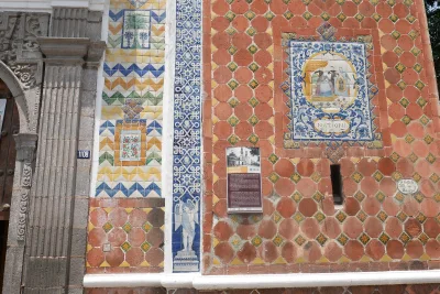 Detalle de una fachada de talavera