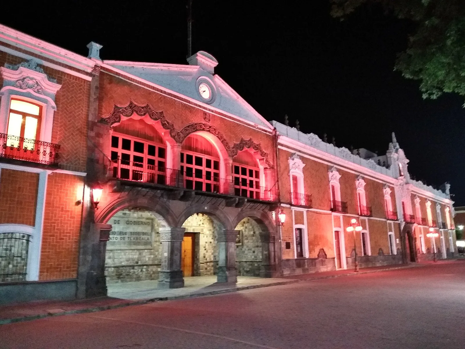 Palacio de Gobierno de Tlaxcala iluminado